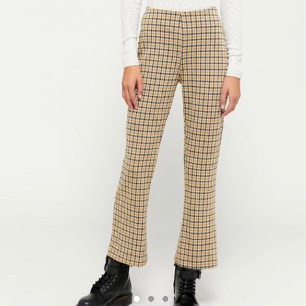 🌻BRAND NEW URBAN OUTFITTERS 
CLARA KICK FLARE PANT